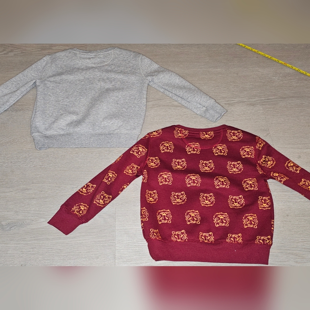 Amazon Essentials Boys and Toddlers' Fleece Crew-Neck Sweatshirts, Multipacks - Picture 3 of 9